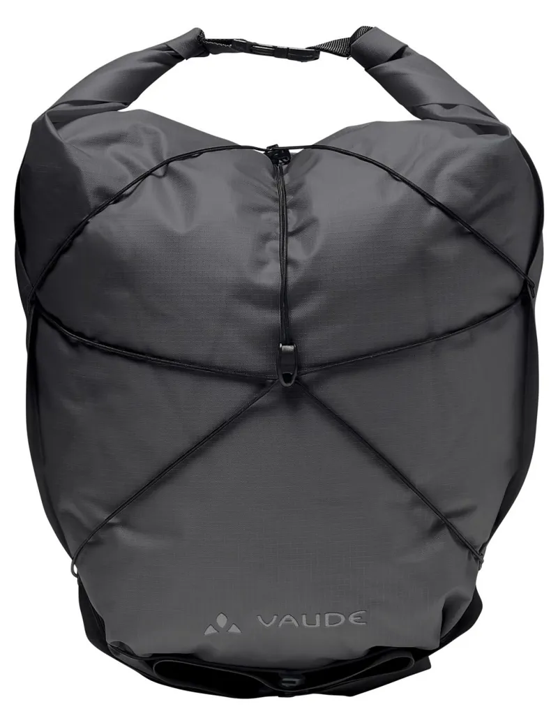 Vaude Aqua Front Light 22-litre Pannier Bag in Black